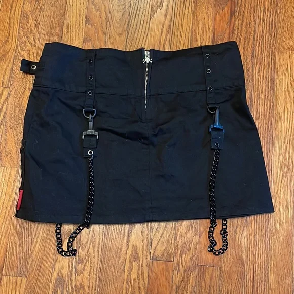 Punk Black Kilt w/chains - Picture 2 of 9